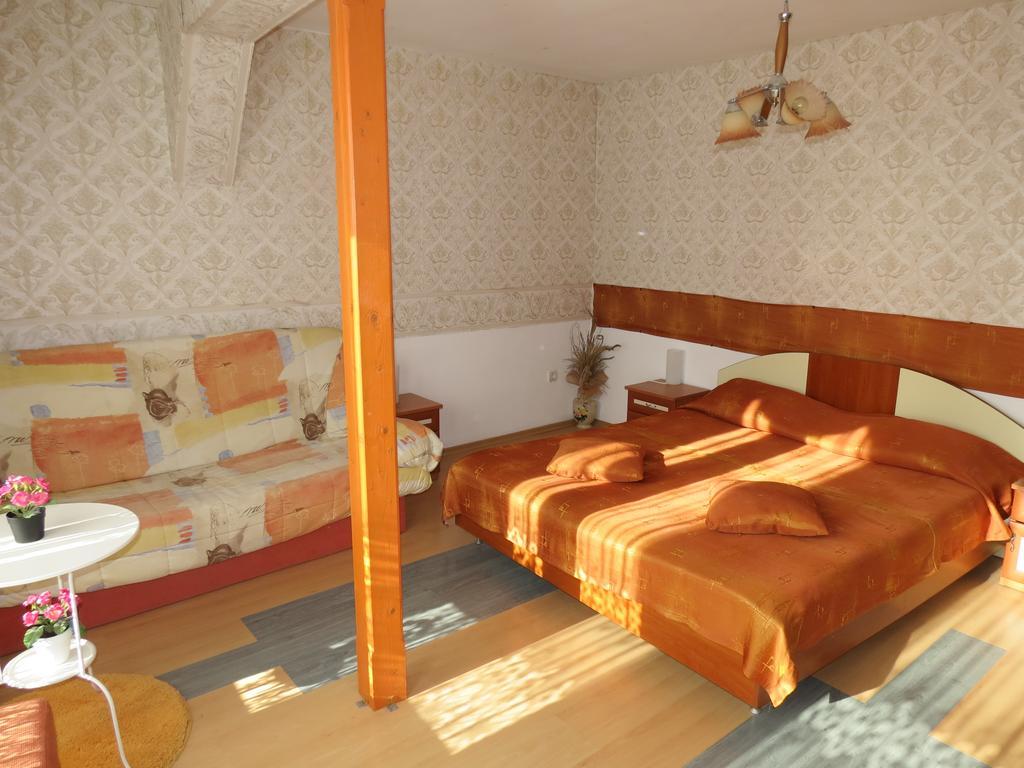 Family Hotel Lebed Νεσέμπαρ Δωμάτιο φωτογραφία